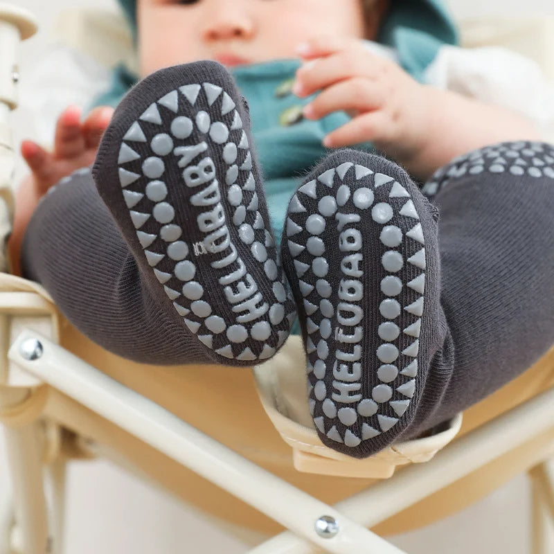 Goggly™ Anti-Bruise Crawling Socks | Soft-Cloud Knee Protection & Non-Slip Grip (3-Pair Bundle)